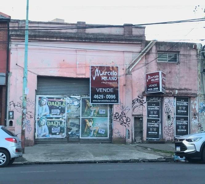Importante Local / Terreno sobre AV. Rivadavia - Morón