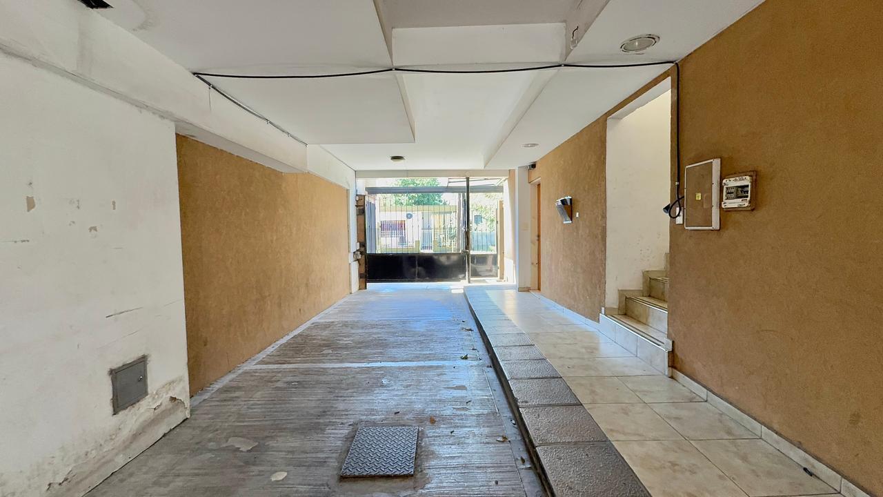 Departamento de dos ambientes en venta Moron Sur
