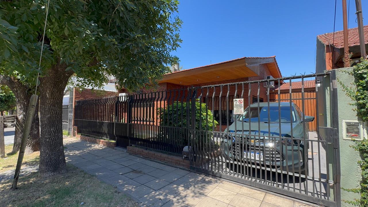 Casa en venta apta crédito Moron Sur