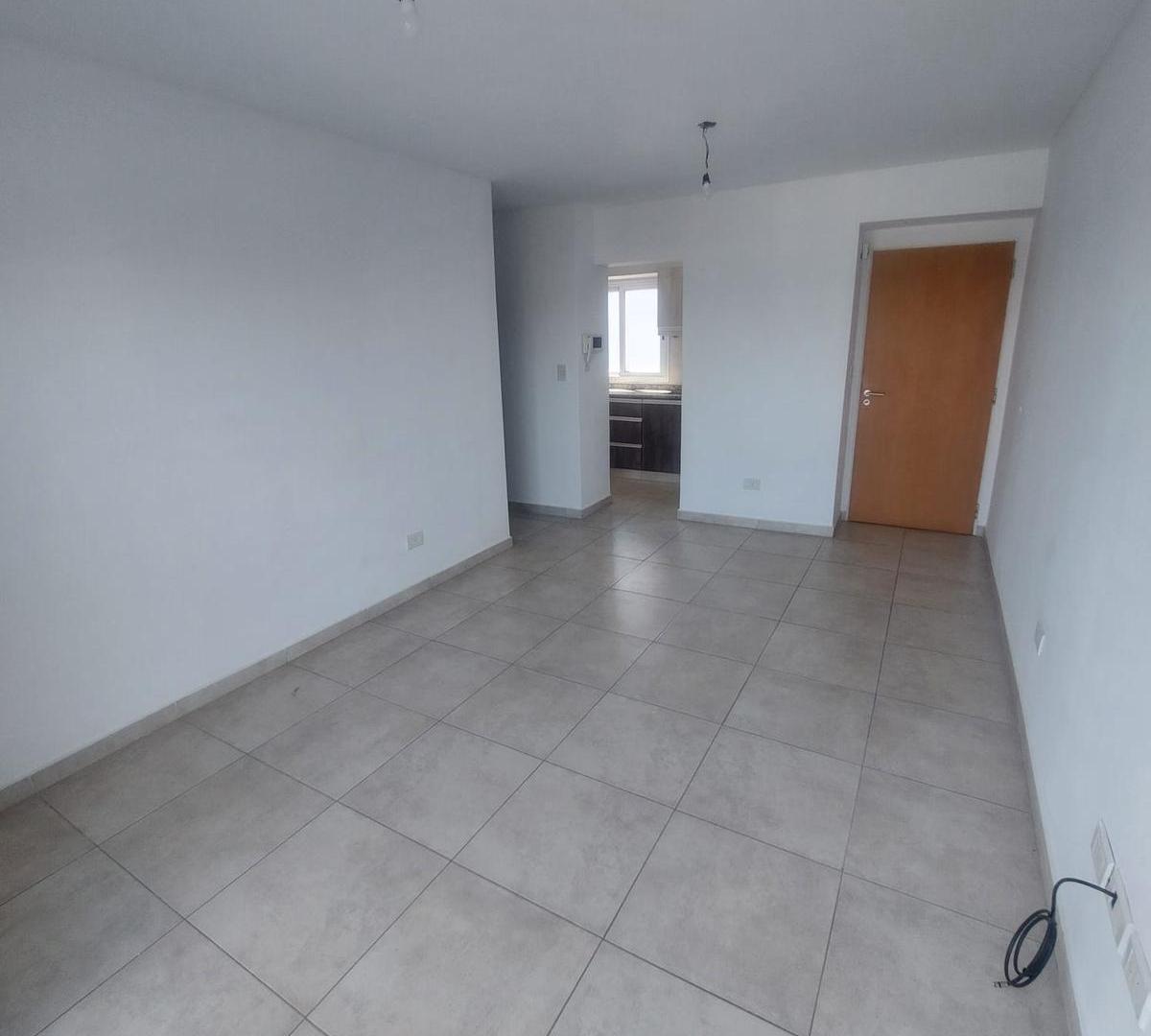 Departamento dos ambientes al frente Morón