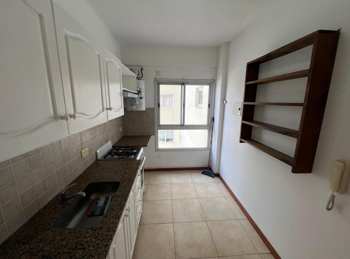 Foto de Excelente departamento de tres ambientes en Morón, imagen 5