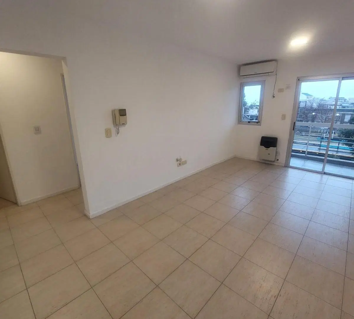 Departamento de dos ambientes con cochera Haedo 3