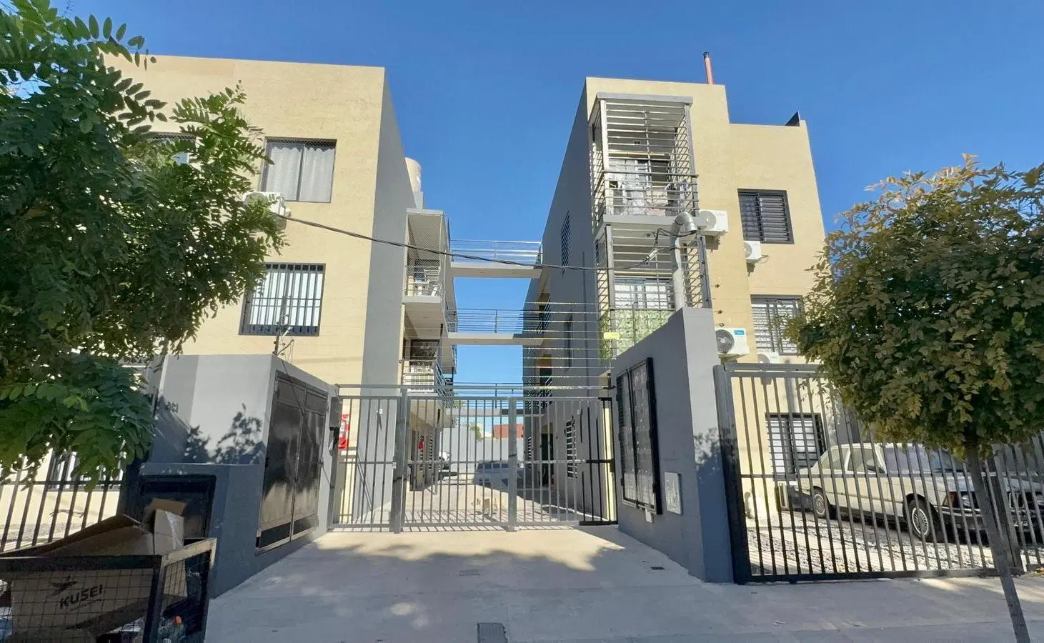 Departamento de 3 ambientes con cocheras en Moron 4