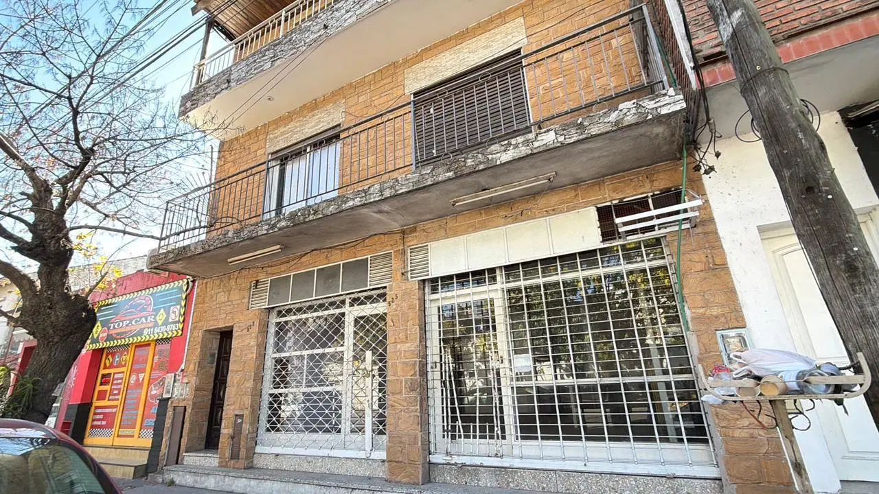 Propiedad en bloque - Local + 4 departamentos - Ideal para renta 5