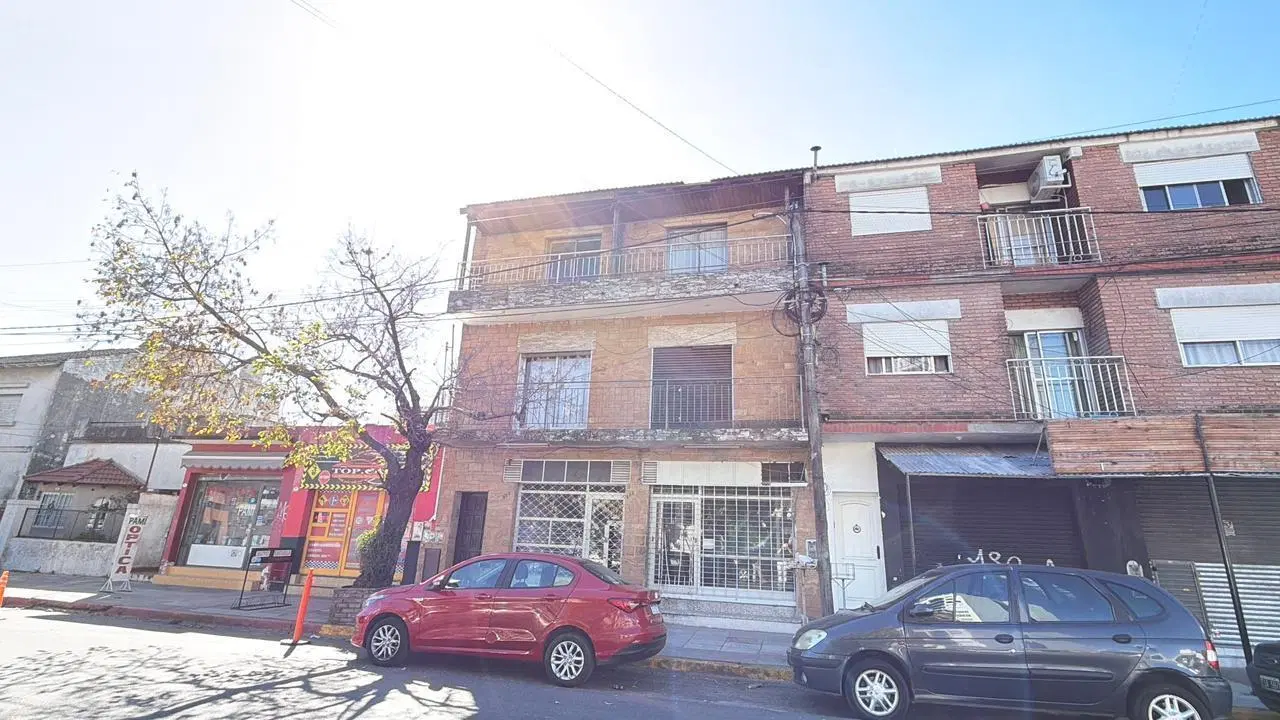 Propiedad en bloque - Local + 4 departamentos - Ideal para renta 1