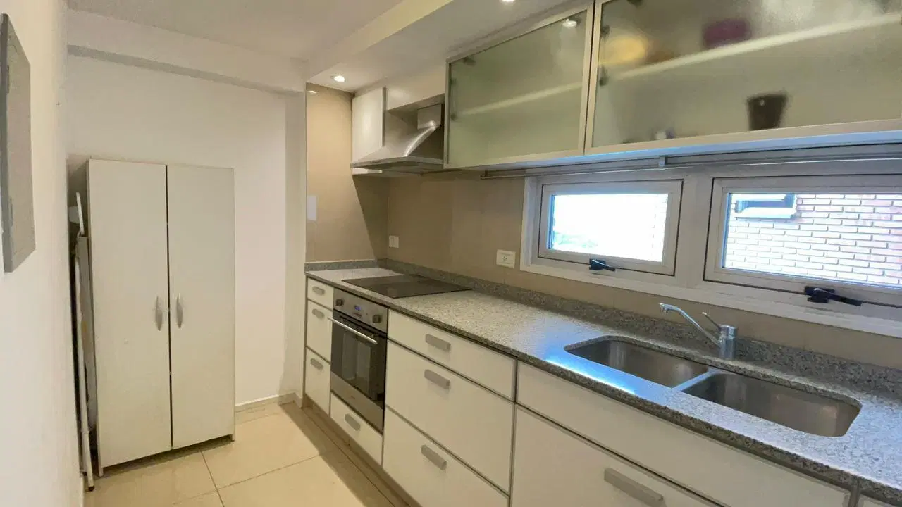 Moderno departamento de 2 ambientes en venta en Moron Sur 5