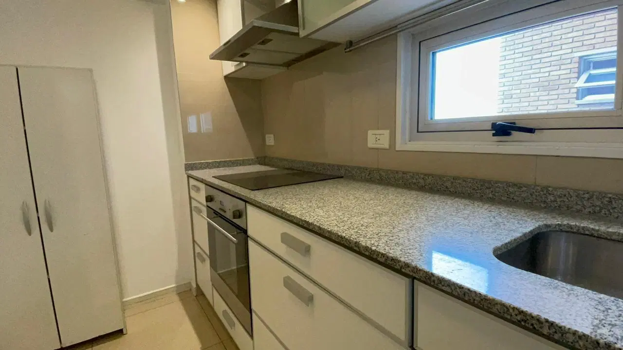 Moderno departamento de 2 ambientes en venta en Moron Sur 2