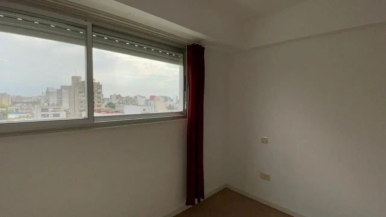 Moderno departamento de 2 ambientes en venta en Moron Sur 3