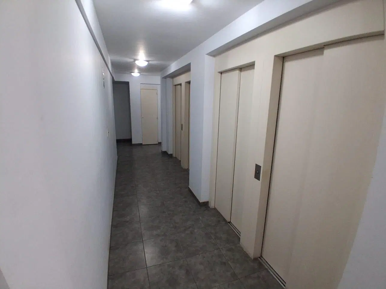 Monoambiente amplio con cochera en alquiler en Morón 5