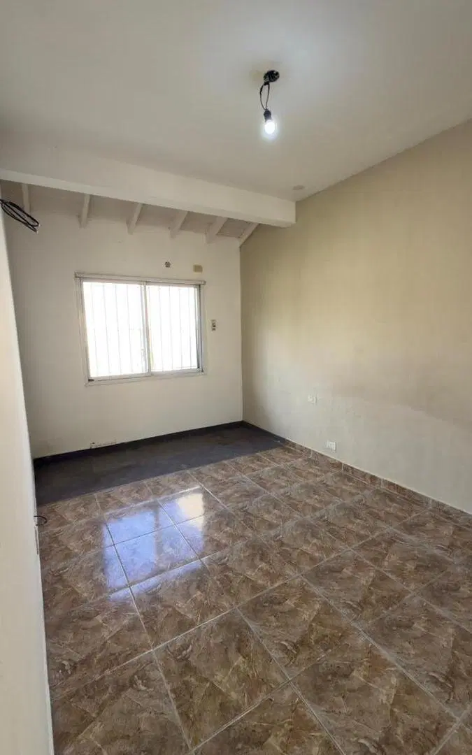 PH de 3 ambientes reciclado en venta en Morón 3