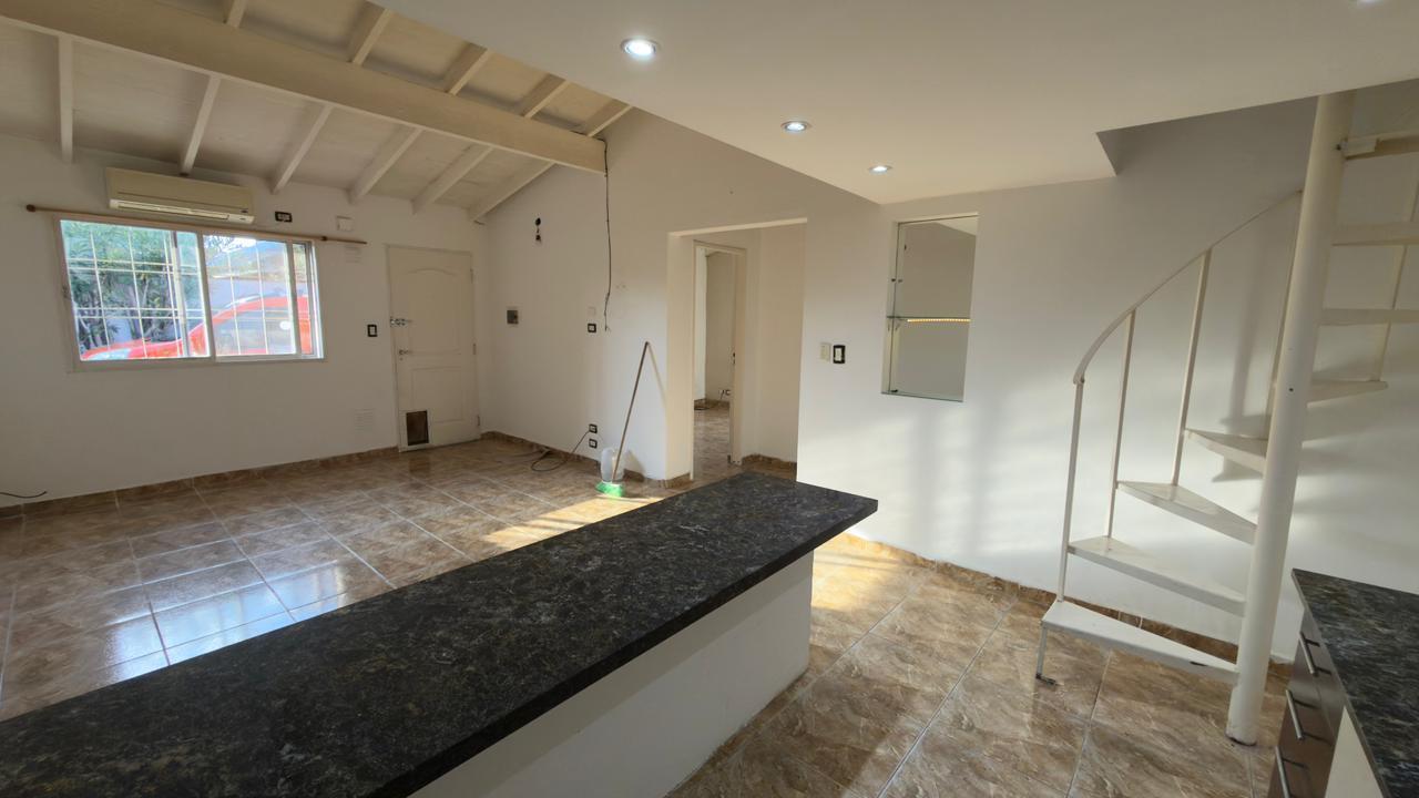 PH de 3 ambientes reciclado en venta en Morón
