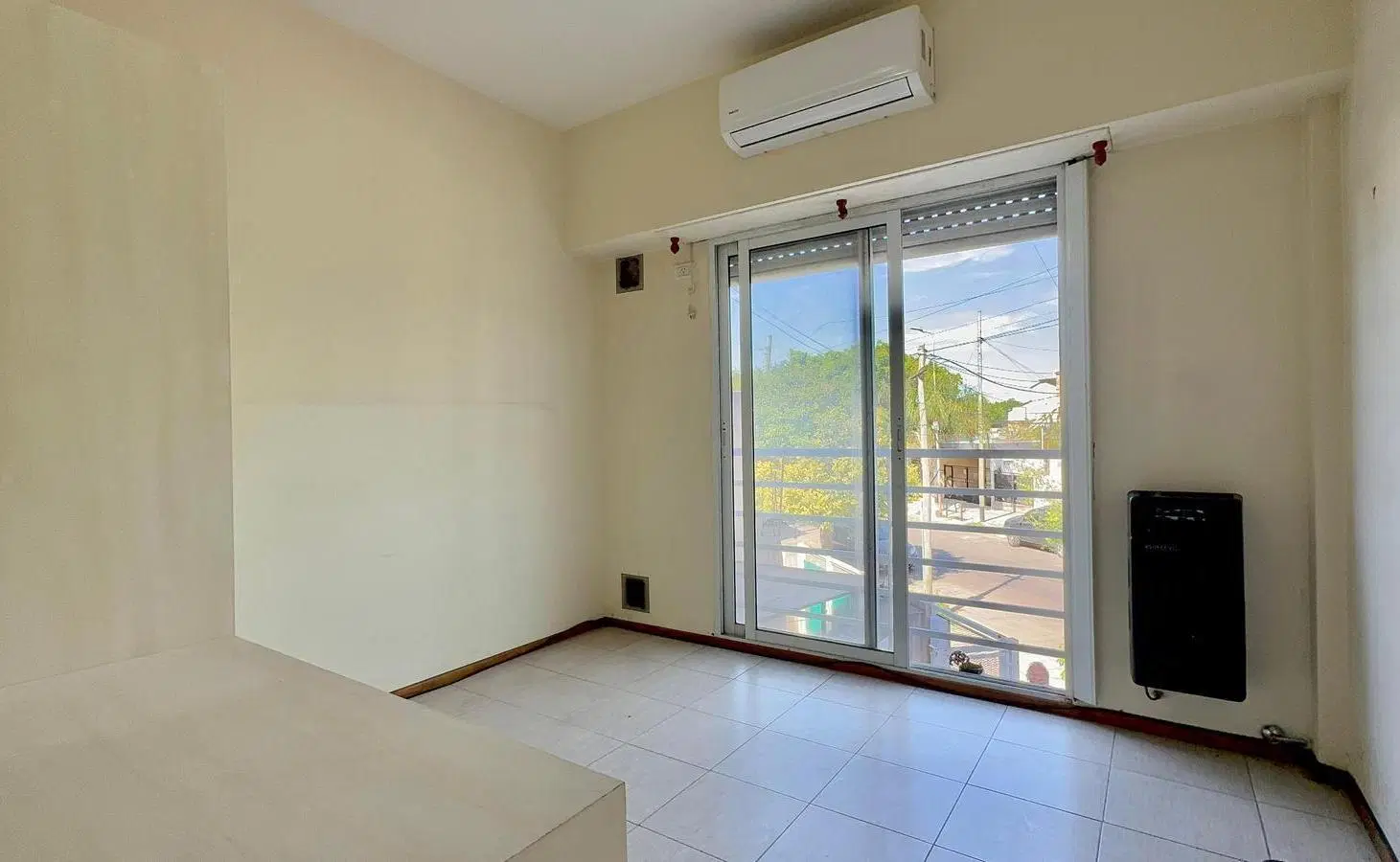 Departamento en   de un ambiente en Moron - Nuevo Valor 5