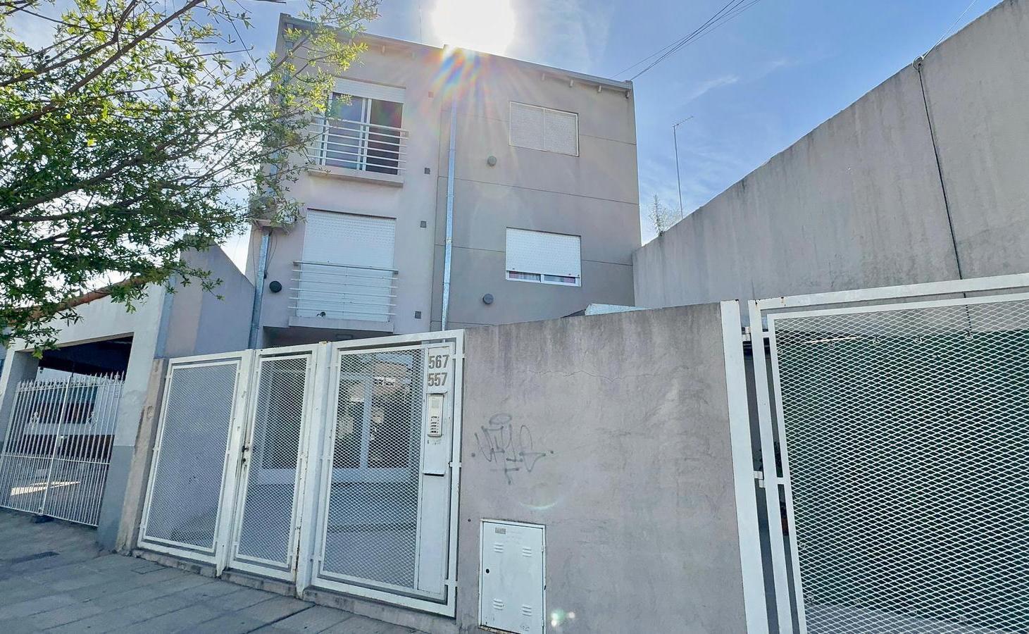 Departamento en de un ambiente en Moron - Nuevo Valor