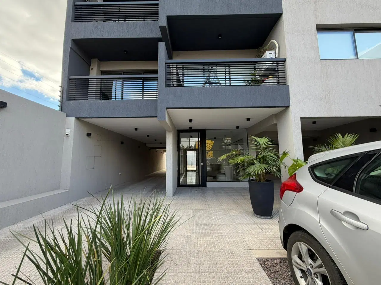 Moderno departamento de 3 ambientes en alquiler Morón 3