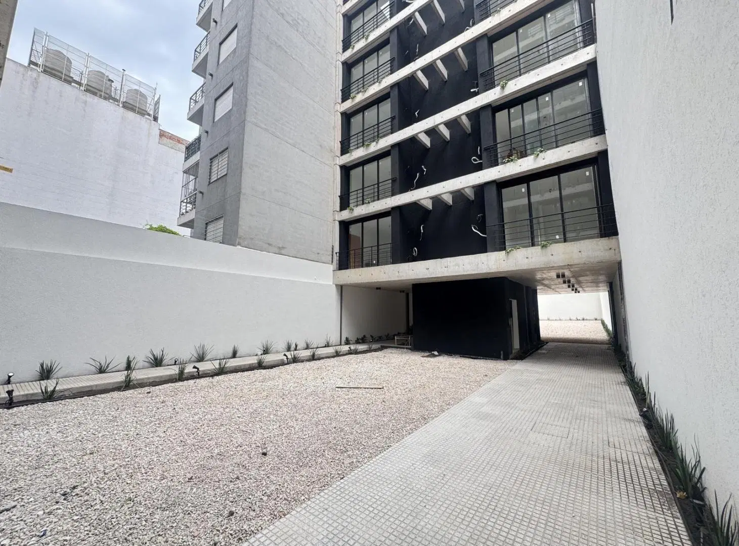 Moderno departamento de 2 ambientes en venta en Morón 2