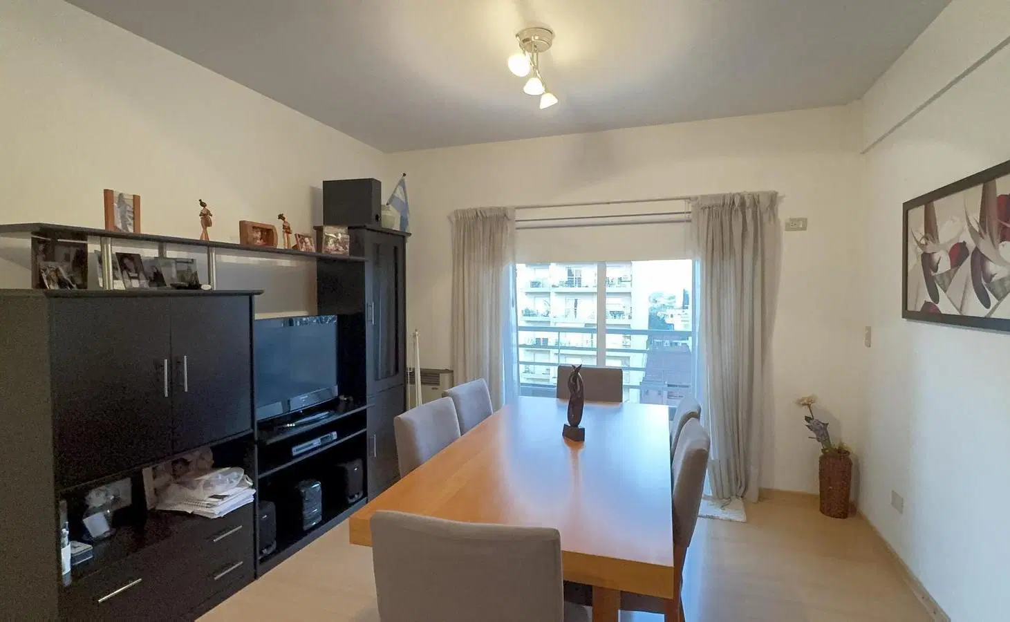 Departamento de 3 ambientes con cochera en venta Morón 2