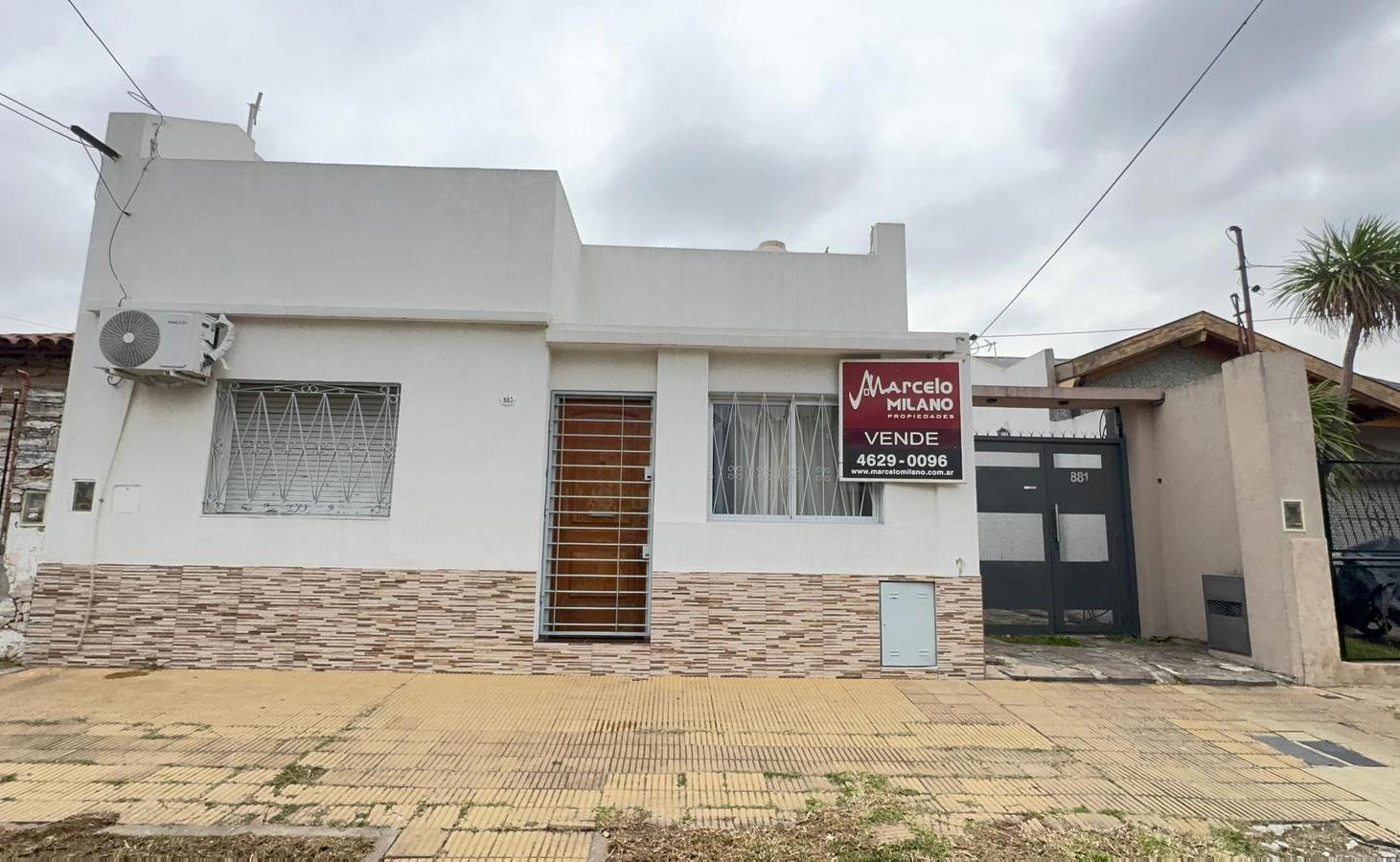 PH al frente con terraza propia en venta Morón