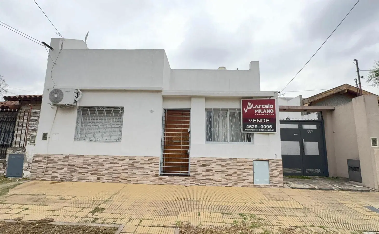 PH al frente con terraza propia en venta Morón 3