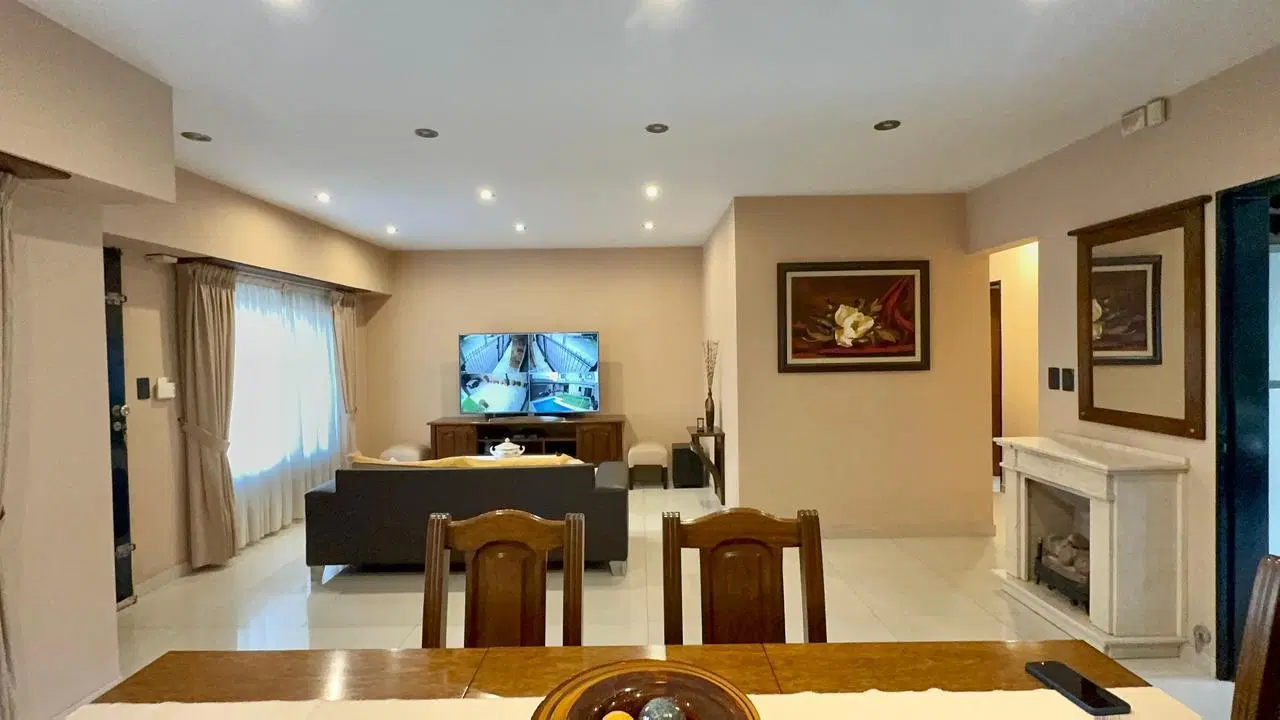 Cómoda casa en venta en Morón 4