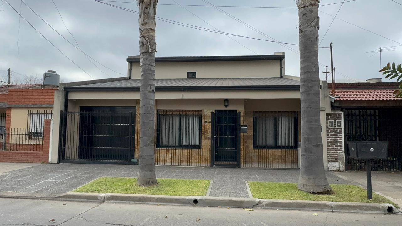 Cómoda casa en venta en Morón