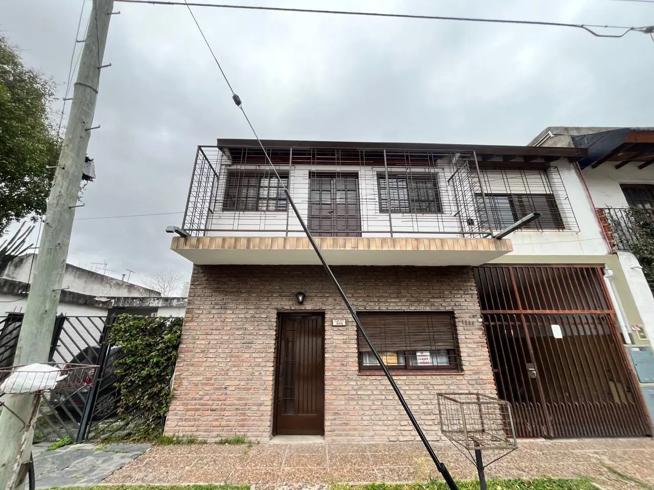 PH de dos ambientes en primer piso en Castelar 2