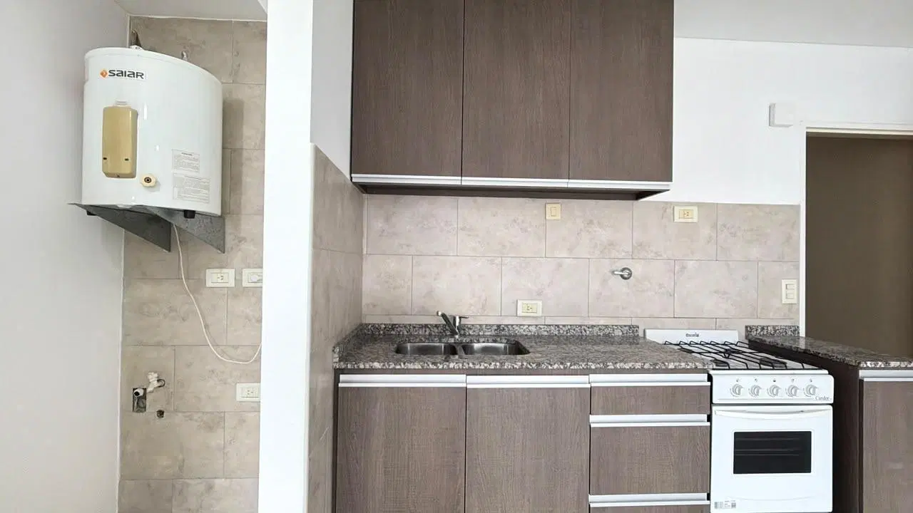 Departamento de 2 ambientes con cochera en venta Moron 1