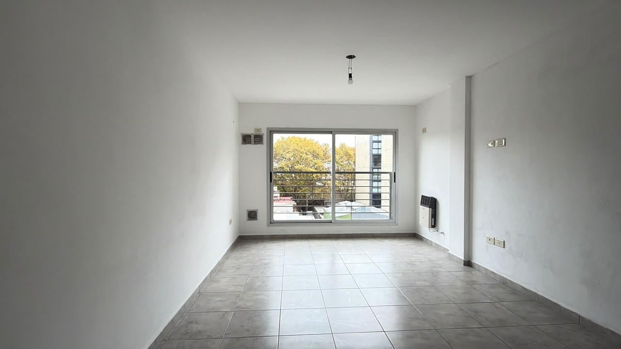 Departamento de 2 ambientes con cochera en venta Moron