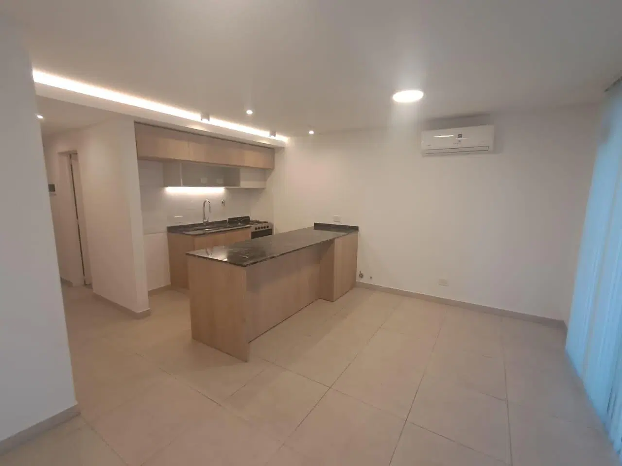 Moderno departamento de 2 ambientes en alquiler en Morón 1