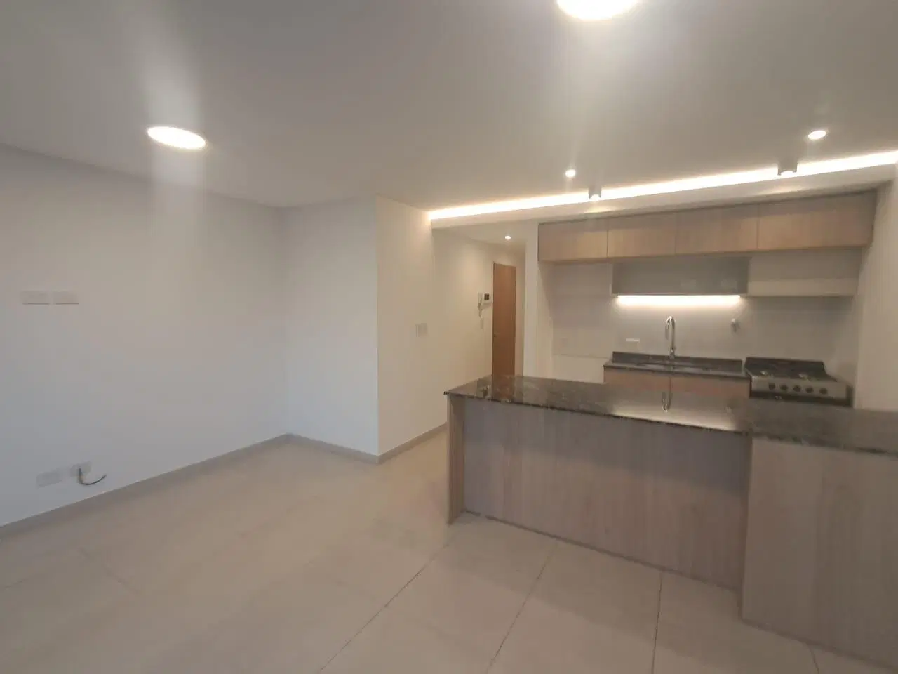 Moderno departamento de 2 ambientes en alquiler en Morón 4