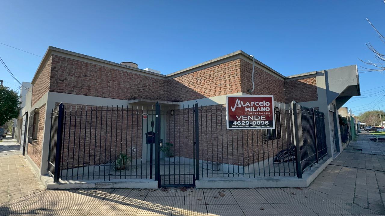 Casa en lote propio con parrilla en Haedo