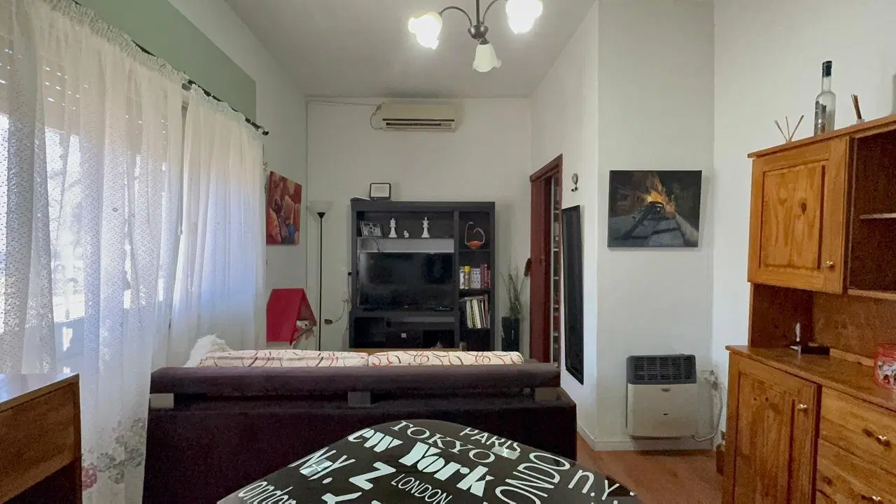 Casa en lote propio con parrilla en Haedo 5