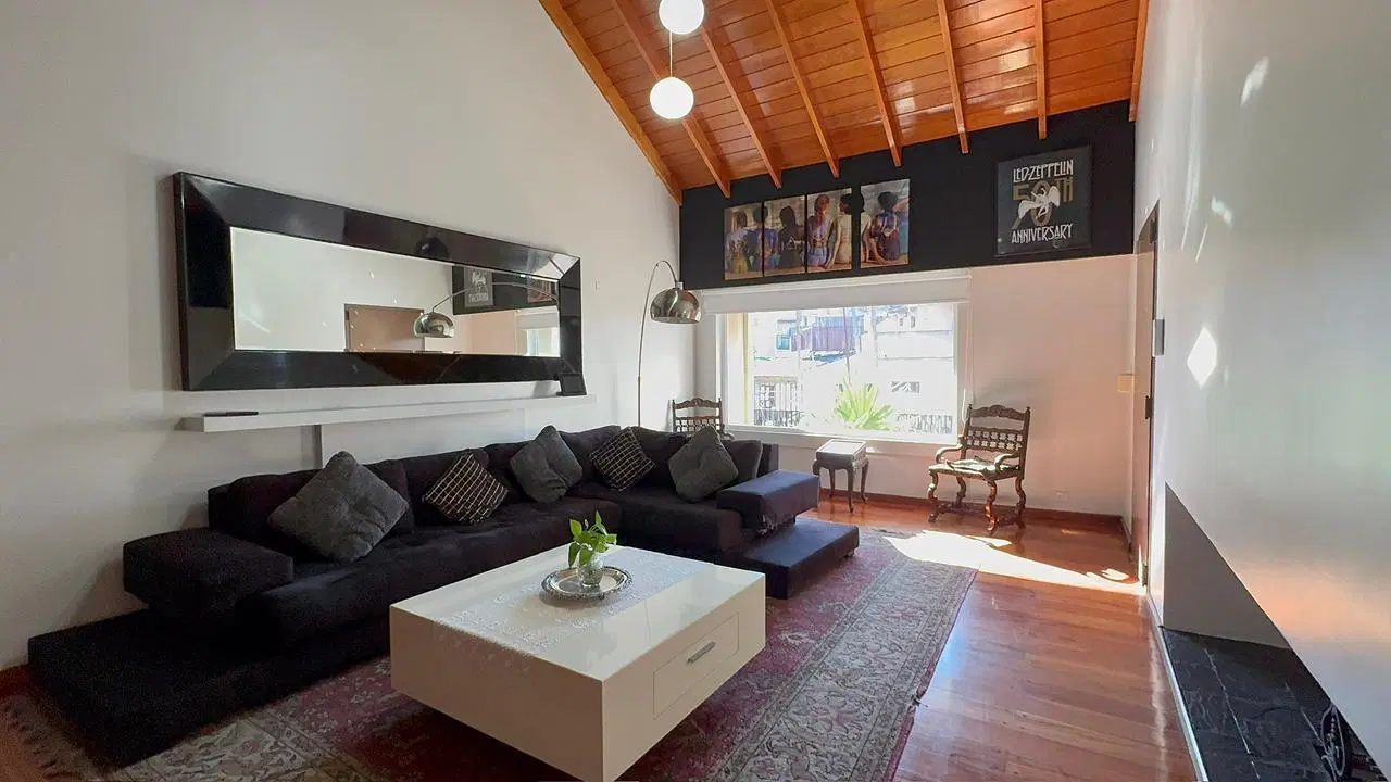 Casa con parque y pileta 8