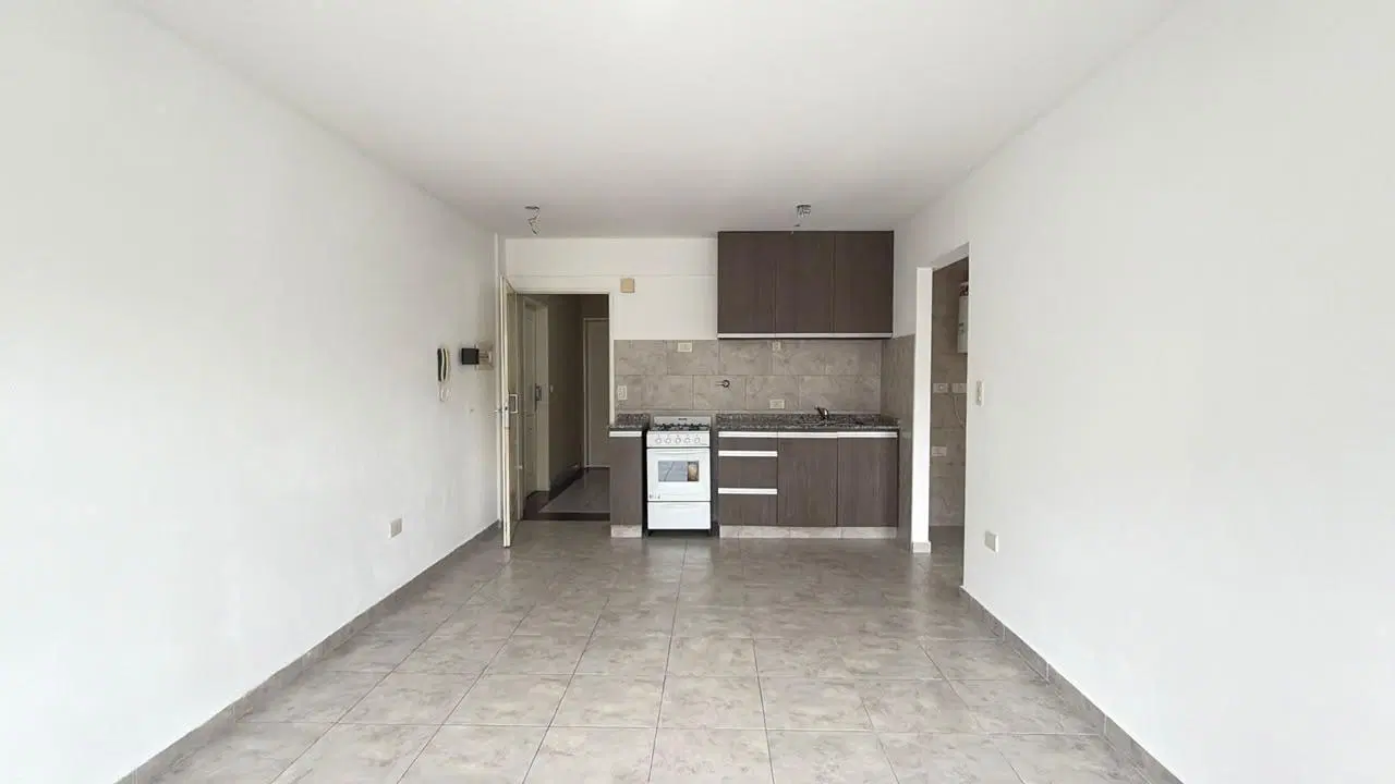 Departamento de 2 ambientes con cochera en venta Moron 2