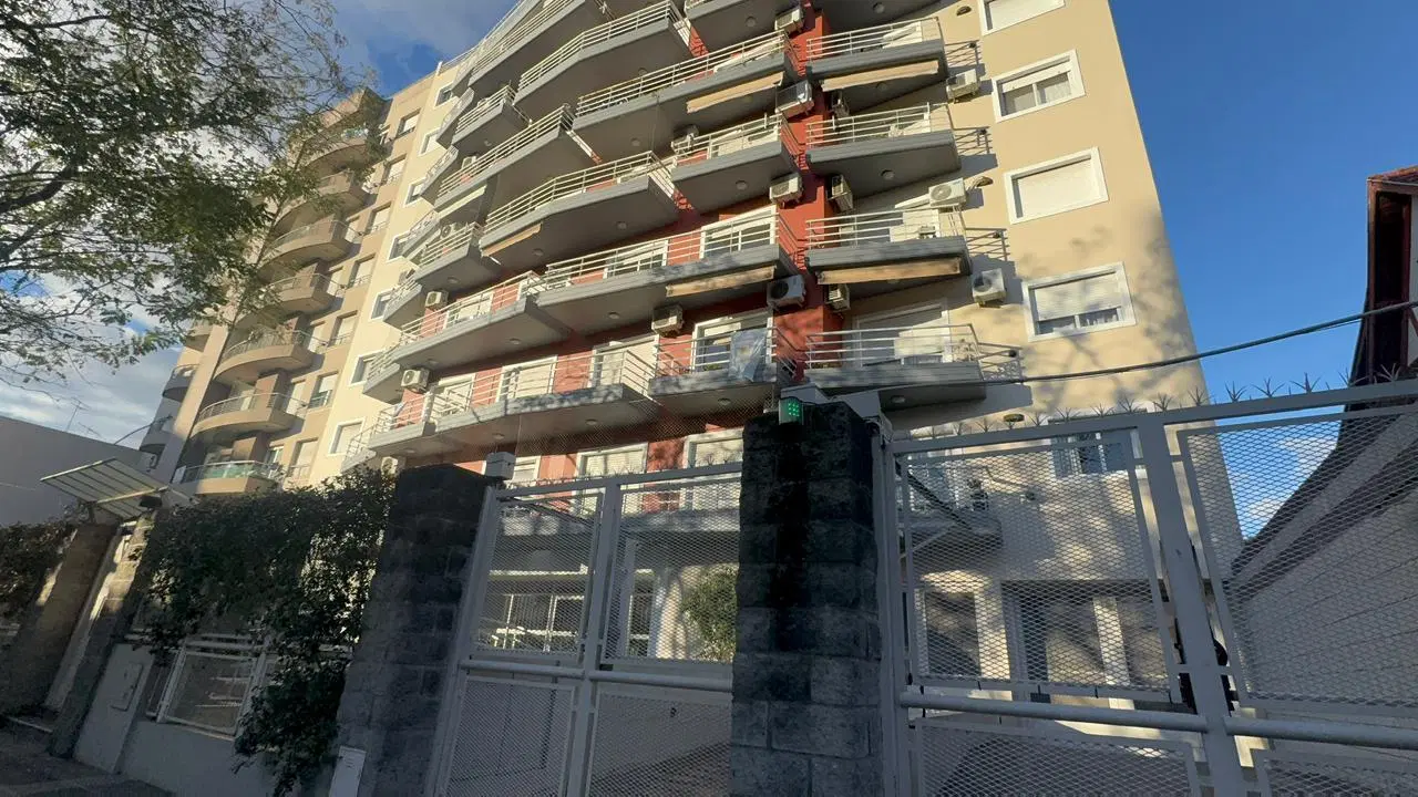 Monoambiente con cochera en Morón 5