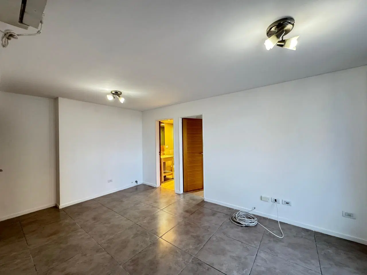 Moderno departamento de dos ambientes apto crédito, en Morón 1