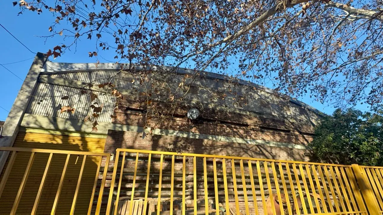 Galpón industrial de 700m² en venta en Morón 2