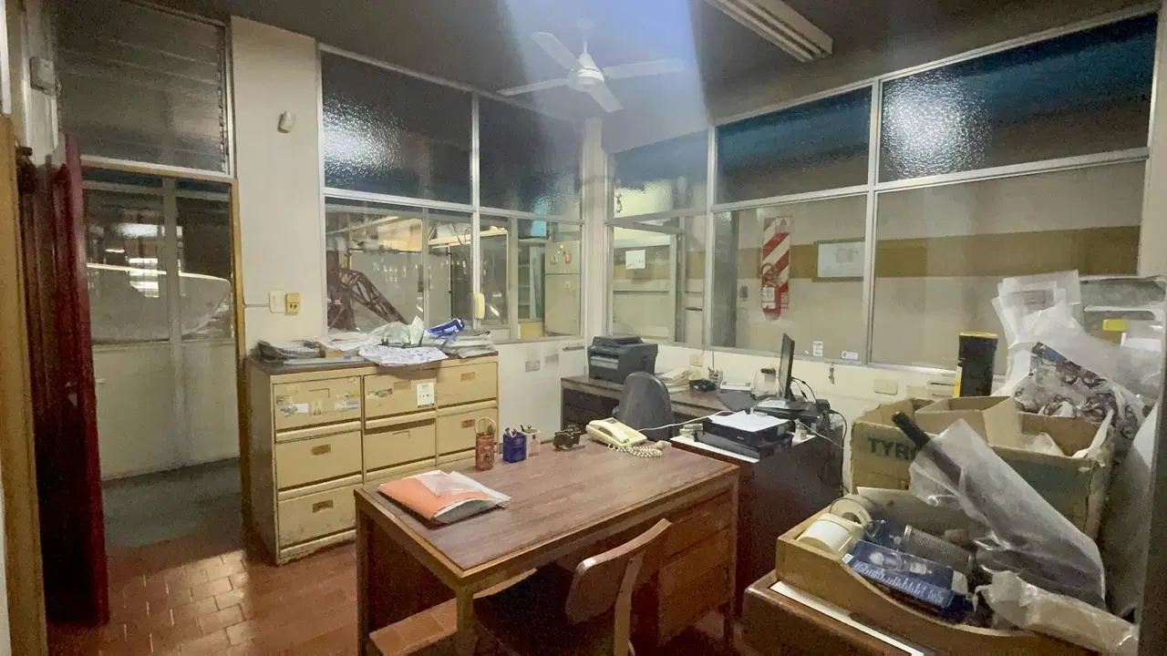 Galpón industrial de 700m² en venta en Morón 5