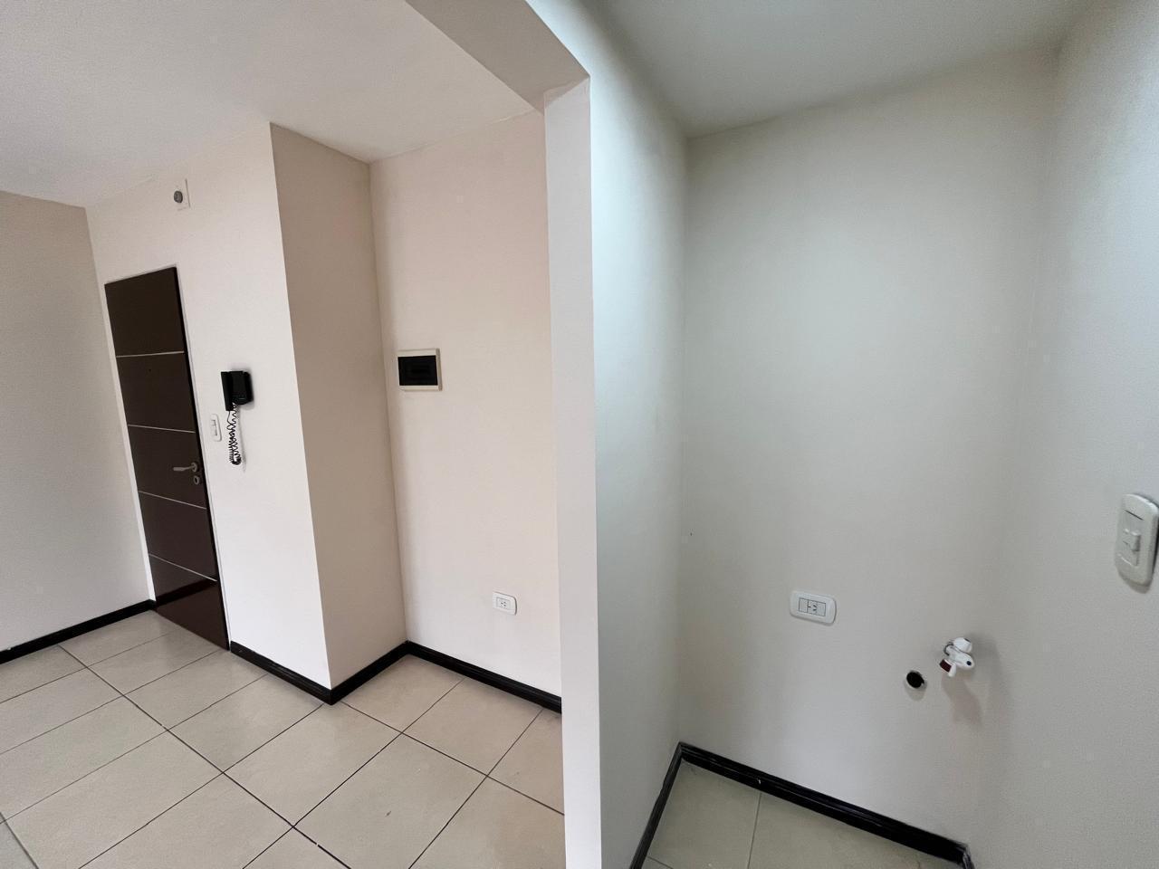 Foto de Departamento de 2 ambientes en alquiler Morón, imagen 2