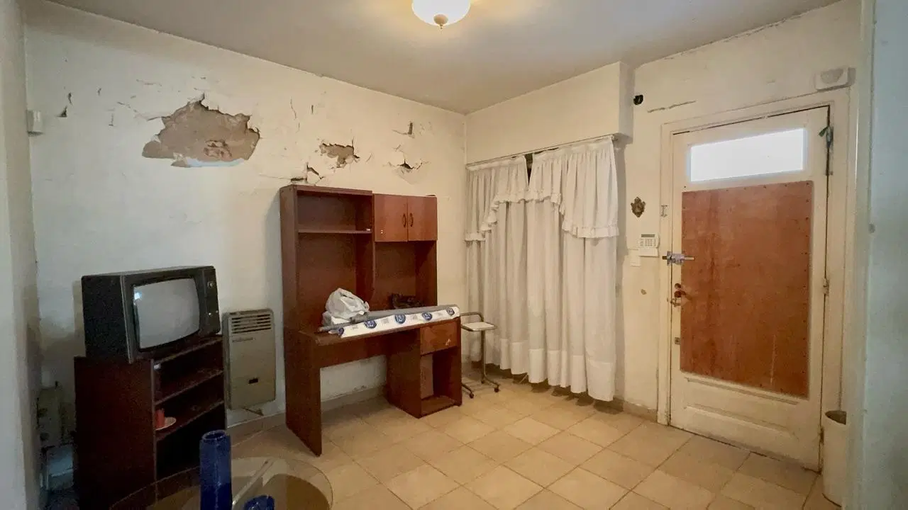 Casa americana Moron con galpon 1