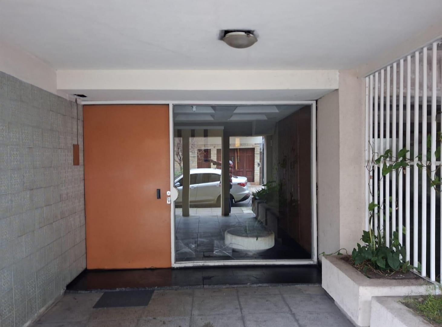 Foto de Departamento de cuatro ambientes con cochera-Alquiler-, imagen 1