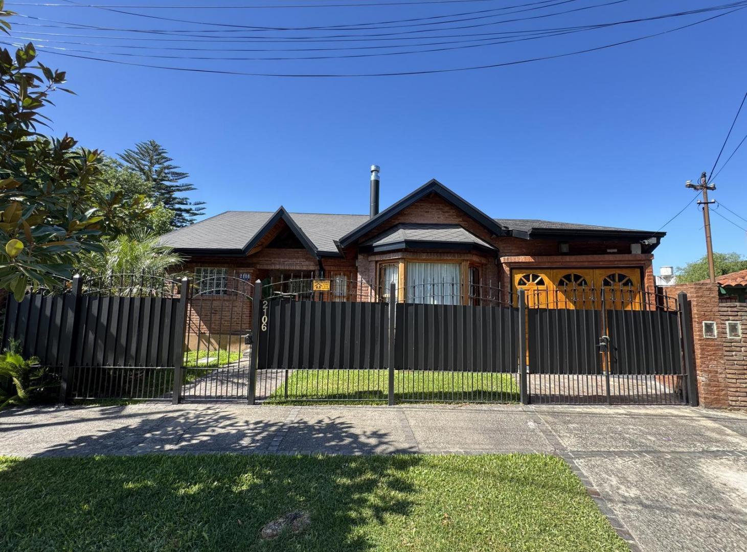 Foto de Amplio chalet de 3 ambientes en Castelar, imagen 2