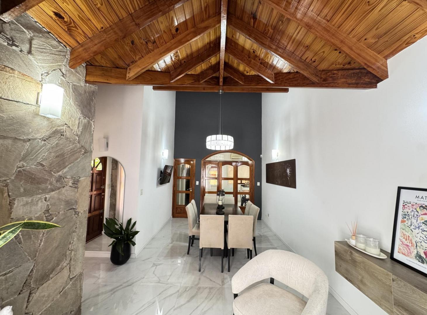 Foto de Amplio chalet de 3 ambientes en Castelar, imagen 1