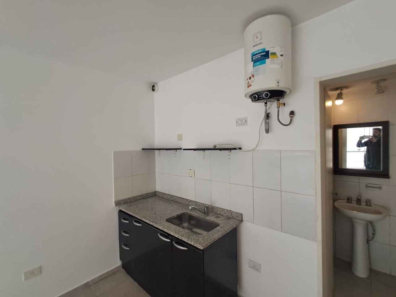 Foto de Monoambiente con patio en Morón, imagen 3