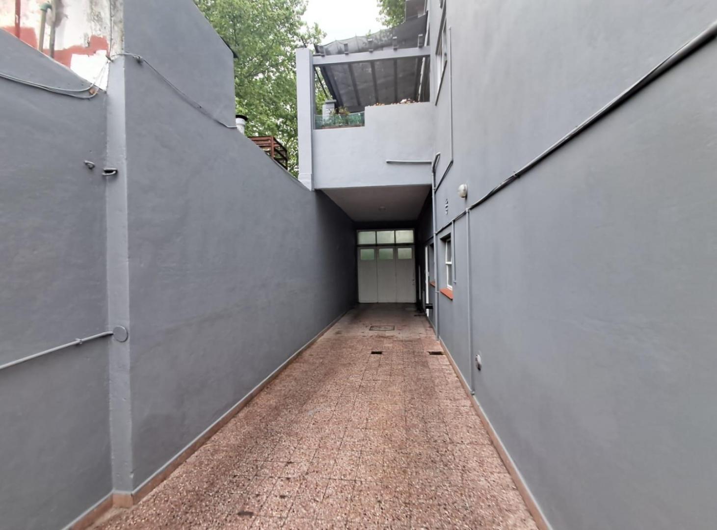 Foto de PH de 110m² en alquiler Moron, imagen 5