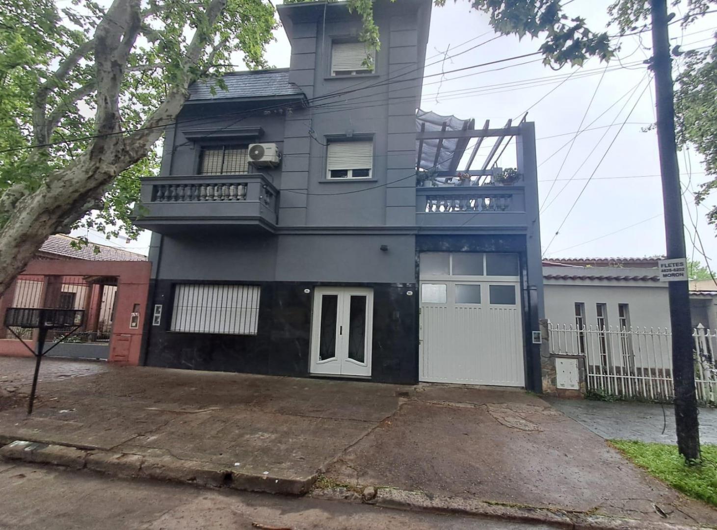 Foto de PH de 110m² en alquiler Moron, imagen 4