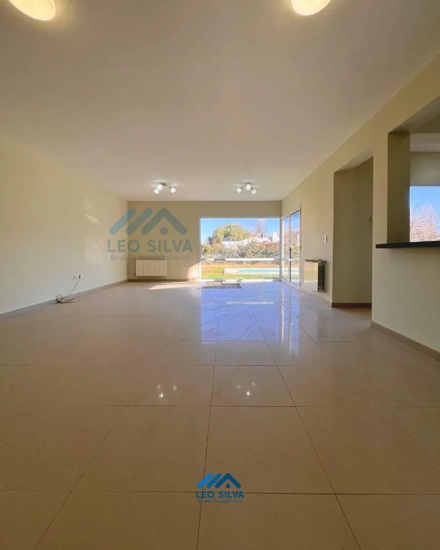 VENTA CASA 3 DORMITORIOS EN BARRIO FINCAS DE PLOTTIER 3