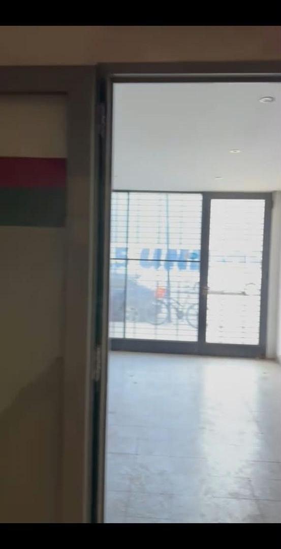 Foto de DEPOSITO CON OFICINA Y SALON COMERCIAL, imagen 3