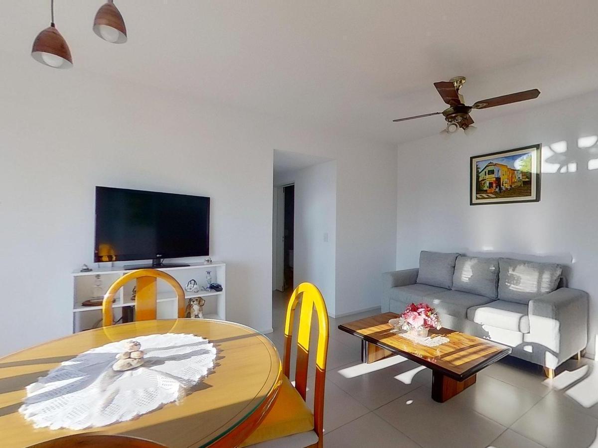 Departamento en Monte Castro 1
