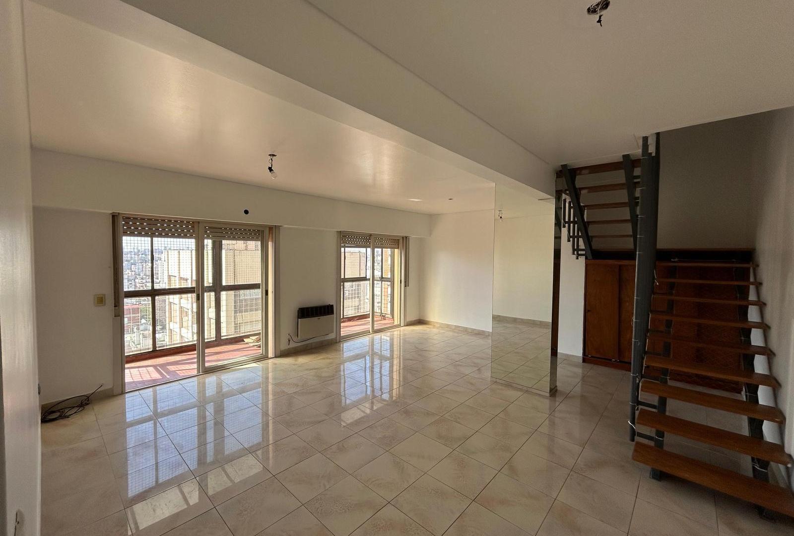 Departamento en Caballito Apto Crédito 4 Ambientes con Cochera y Balcón