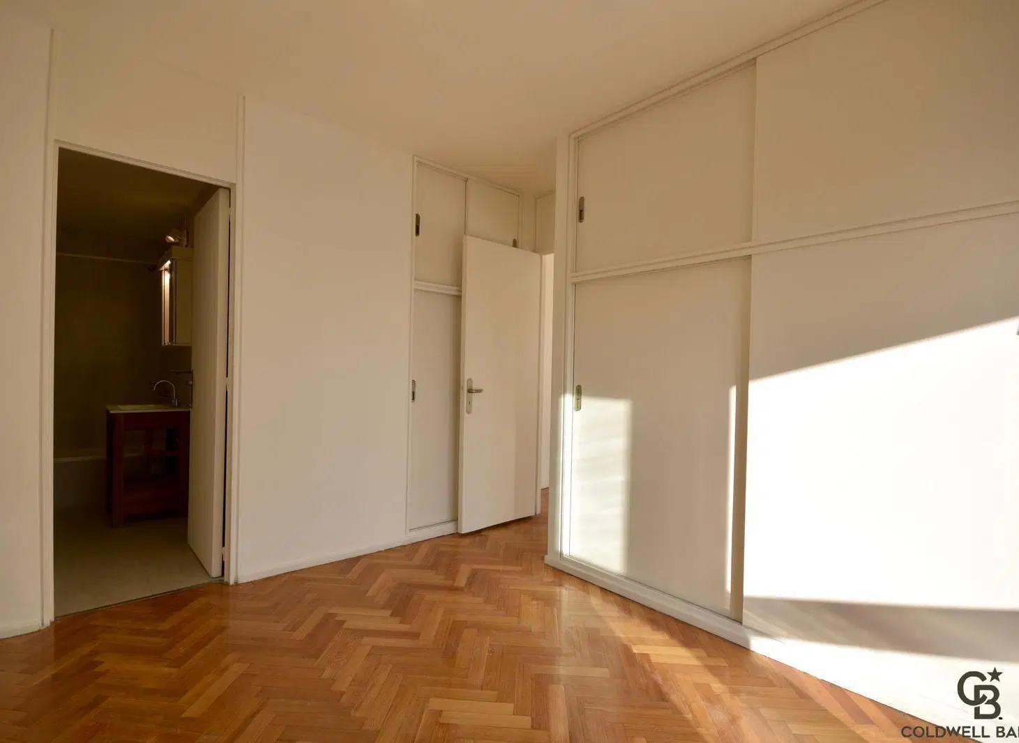 Departamento muy luminoao, piso alto con vista a la ciudad 4